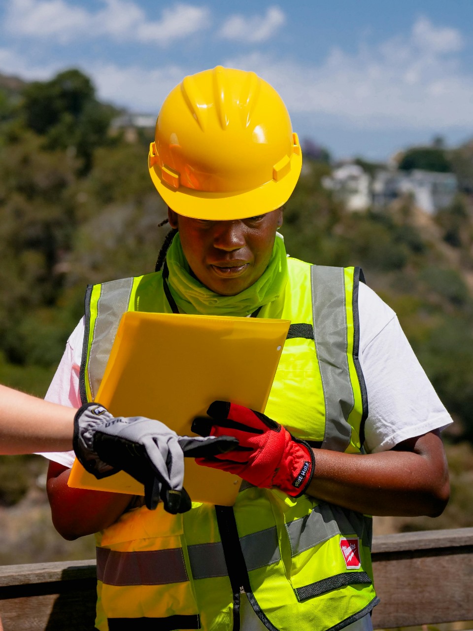 How Hawaii Trade Schools Combine Theory and Practical Training