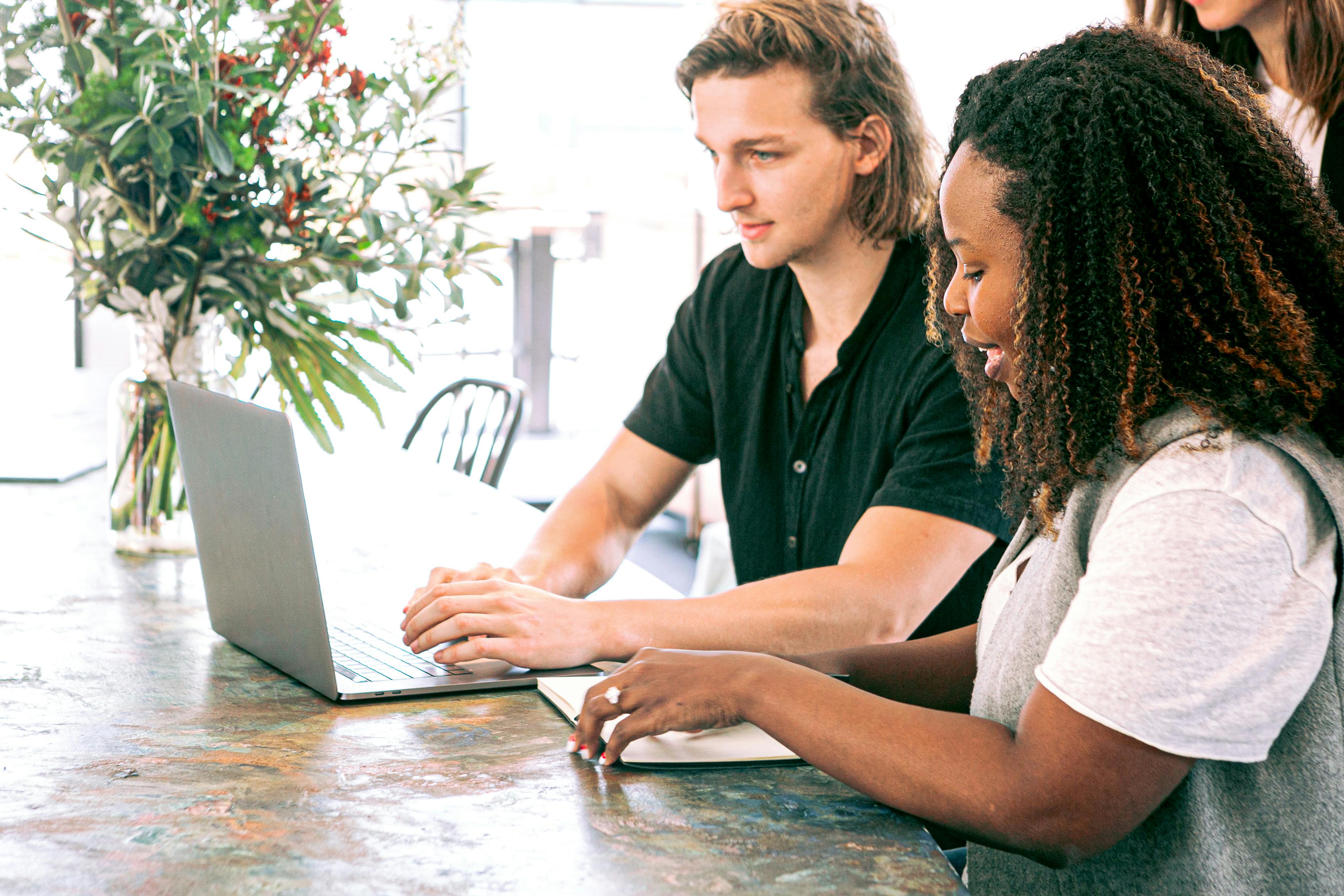 Hubspot CRM Free Tools Every Marketer Should Use